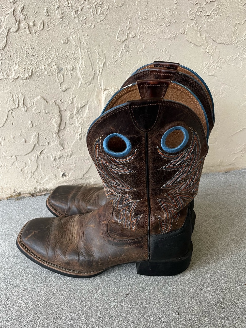 ARIAT Western Boots Mens Size 10.5 Brown Leather Distressed Pull Hole Cowboy